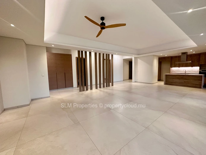 Brand new , luxurious 3 bedroom apartment in Mon Choisy