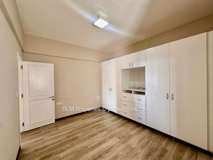 Rose Hill -à vendre appartement meublé de 3chambres