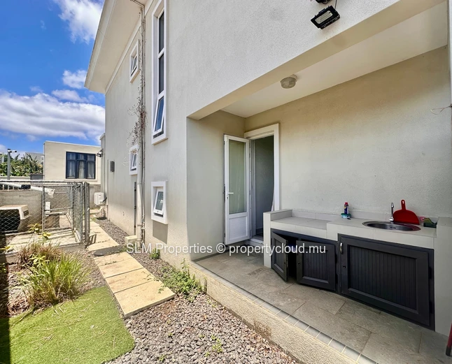 Modern 3 bedroom house for sale in Bambou