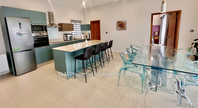 Moka- Elegant and Modern 3 bedroom Penthouse with panoramic views