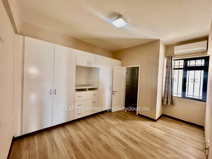 Rose Hill -à vendre appartement meublé de 3chambres