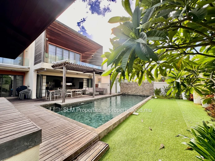 Mon Choisy - En vente -Villa de 4 chambres avec piscine dans un complexe sécurisé